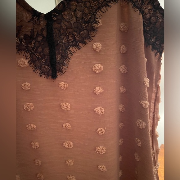 Lace Trim Dot Tank🖤 - Picture 4 of 8